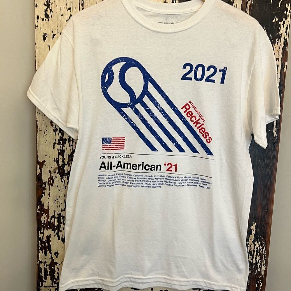NWOT Men’s Young & Reckless all American 21’ T-shirt. Size M.